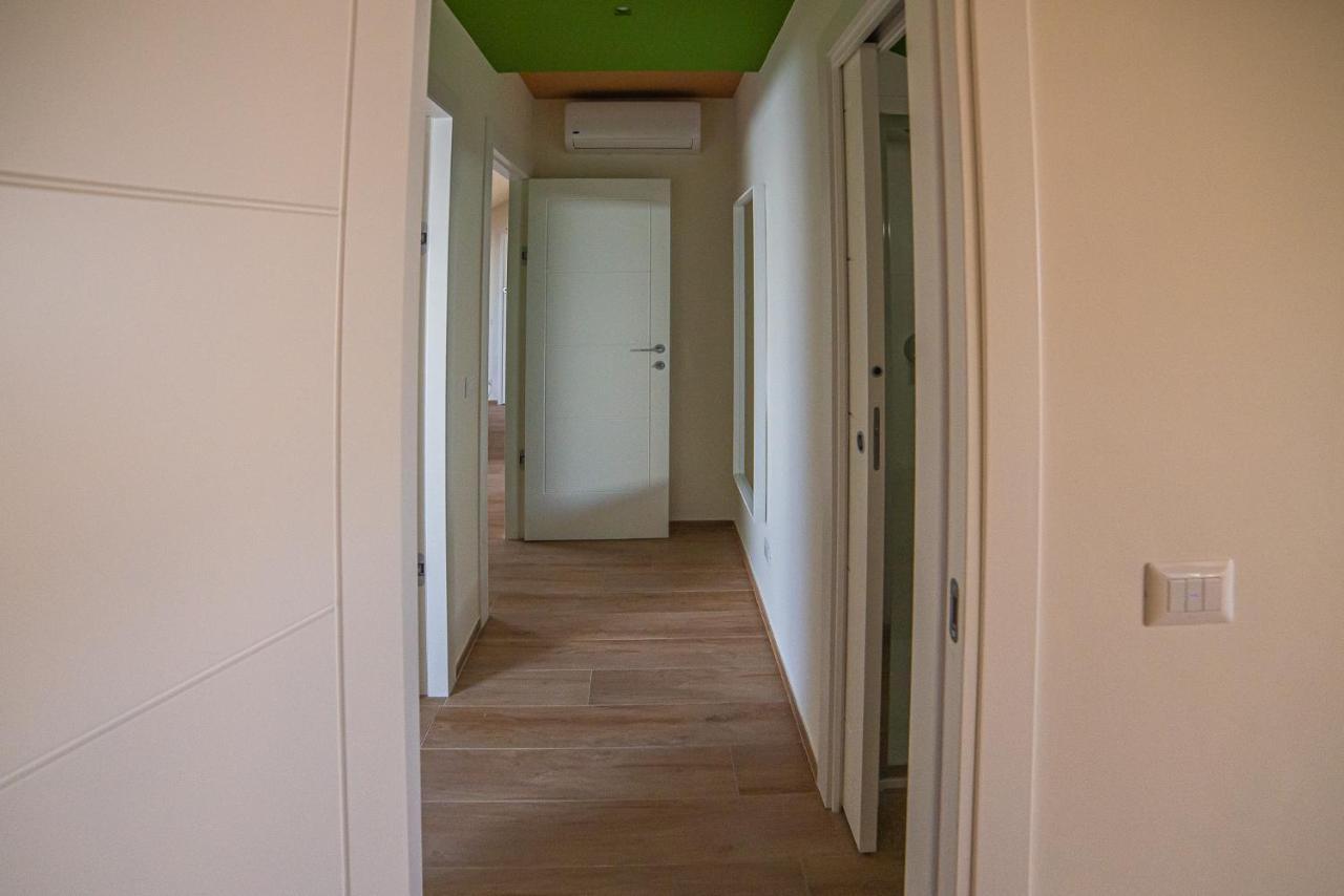 E Apartment *